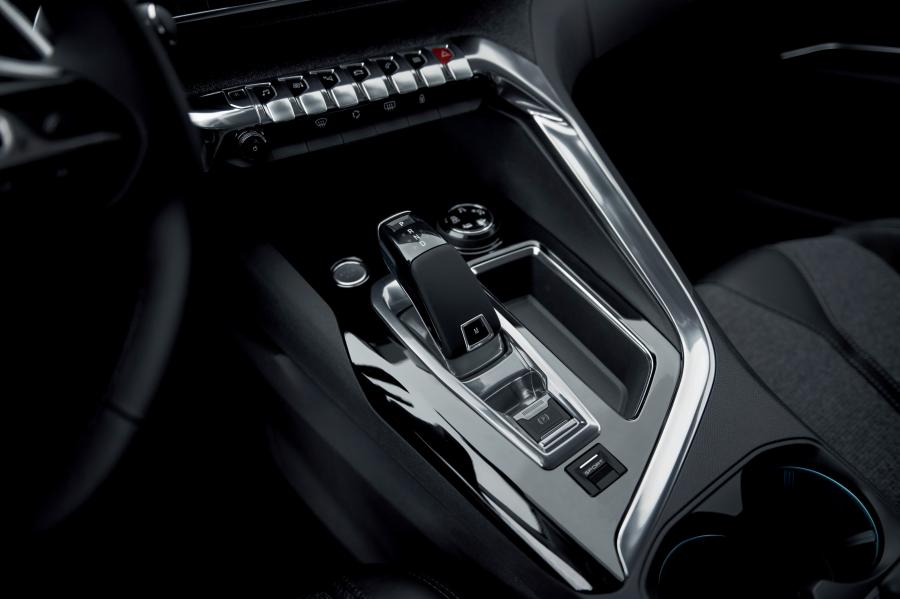 Детали интерьера Peugeot 3008 2016 года  (WW) (фото 65 из 68)
